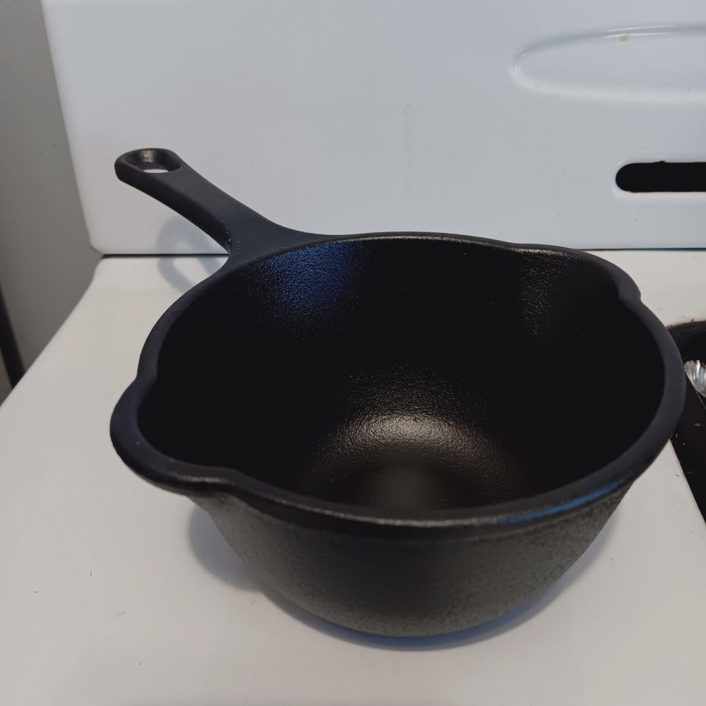 0.5-Quart Cast Iron Saucepan, Seasoned Small Melting Pot with Flaxseed Oil